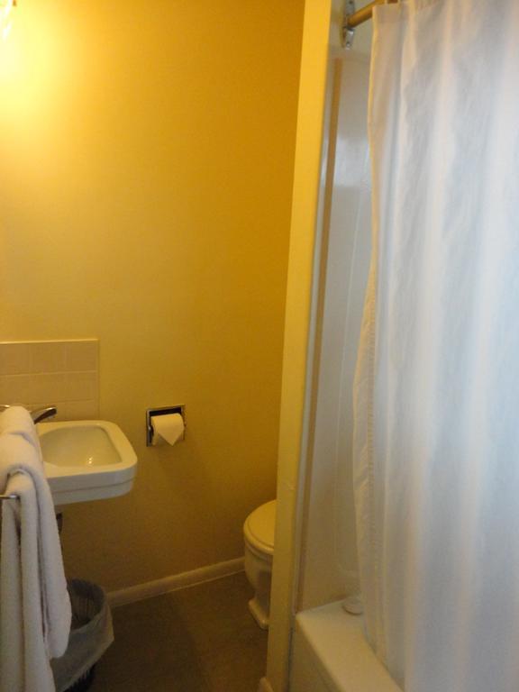 Hipwell'S Motel Fonthill Zimmer foto
